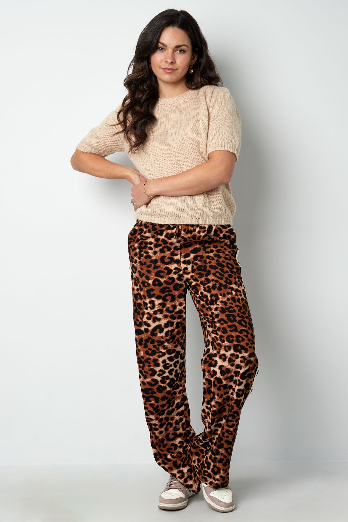 Weicher Pullover mit tiefen Rückenausschnitt & Satinschleife