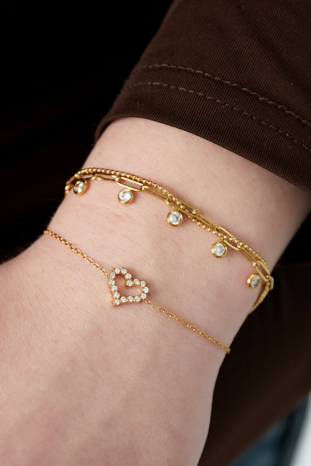 zartes Armband LOVE - Gold mit Strasssteinen