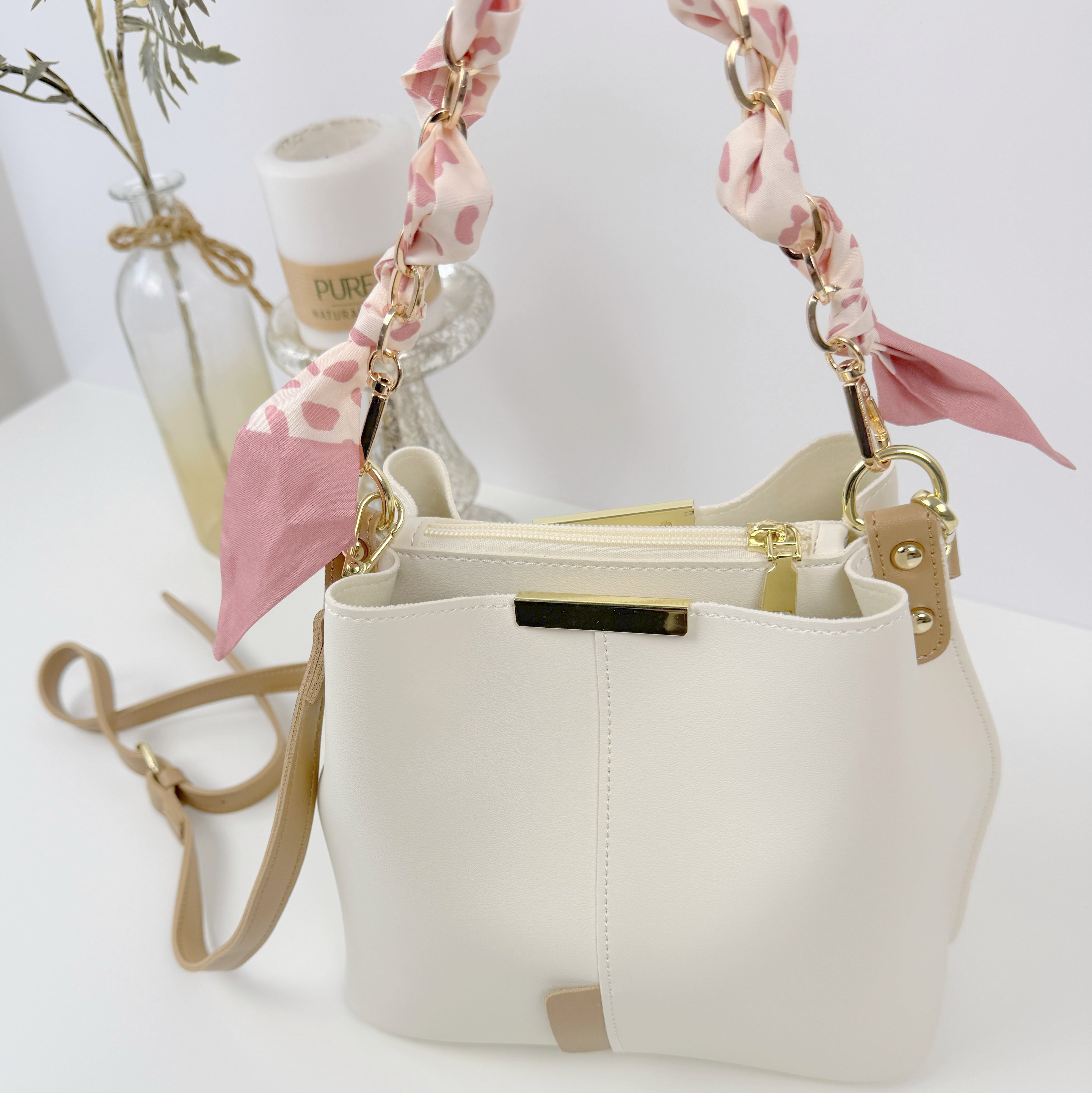 Umhängetasche - cremeweiß - Magnetverschluss