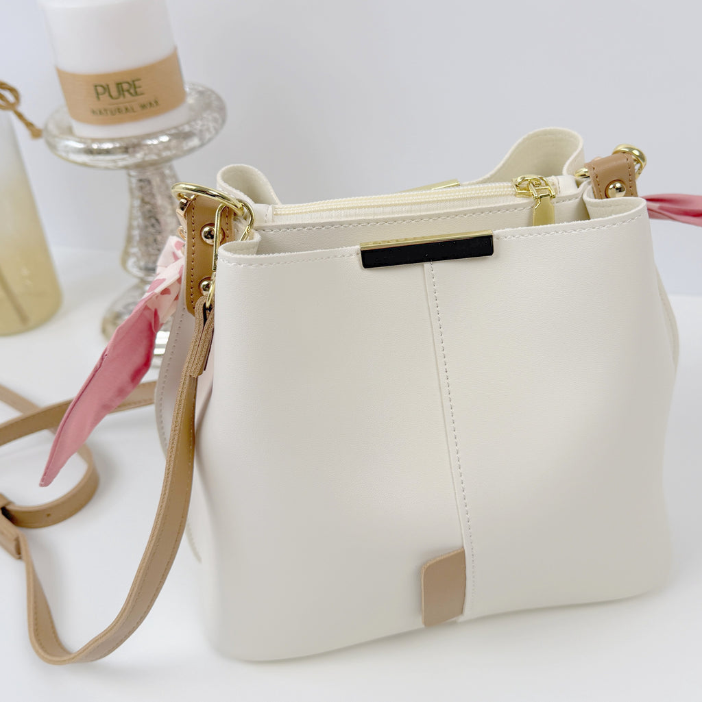 Umhängetasche - cremeweiß - Magnetverschluss