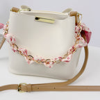 Umhängetasche - cremeweiß - Magnetverschluss