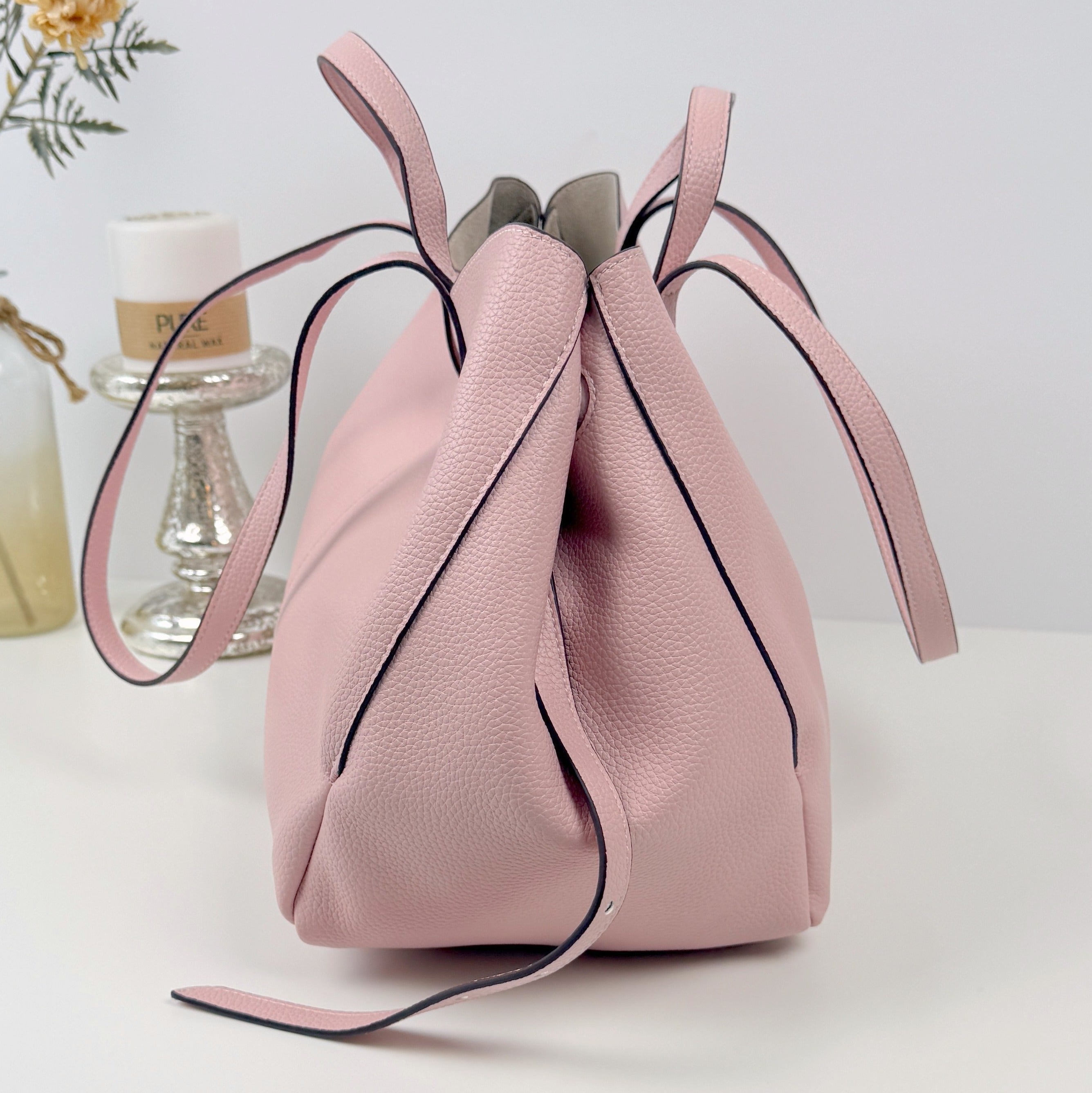 Eleganter Shopper aus Leder in hellrosa - inkl. Kosmetiktasche