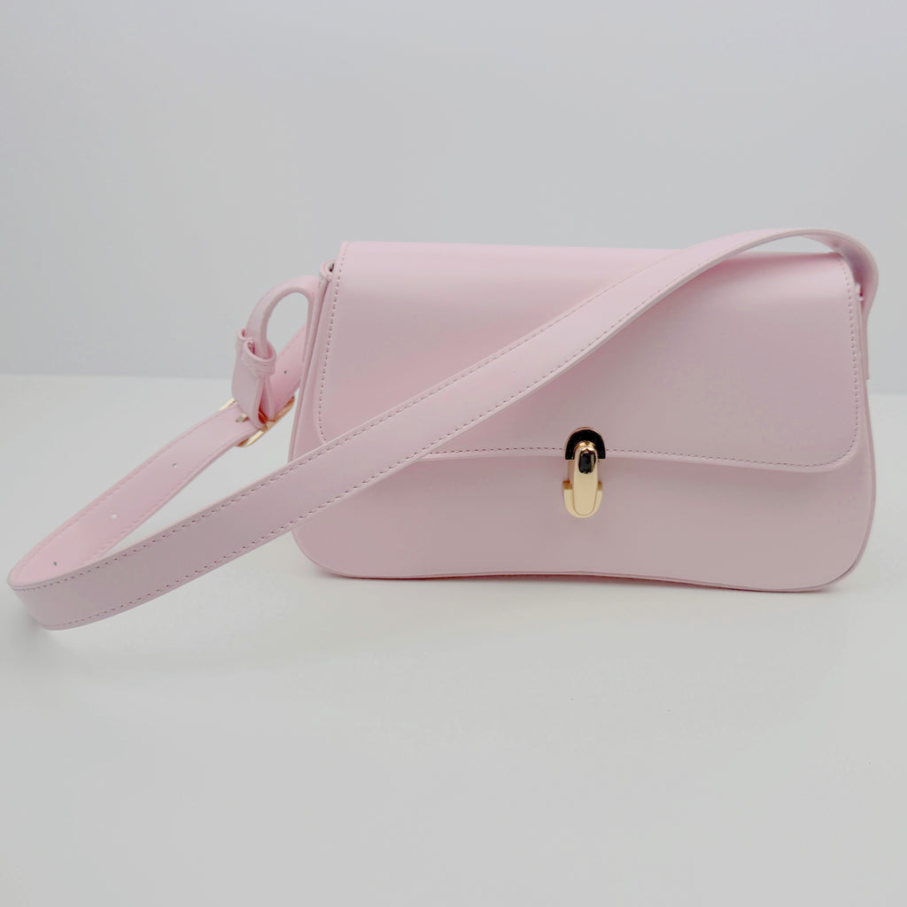 Elegante Umhängetasche - Kunstleder - mit goldenen Verschlüssen