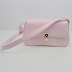 Elegante Umhängetasche - Kunstleder - mit goldenen Verschlüssen