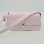 Elegante Umhängetasche - Kunstleder - mit goldenen Verschlüssen