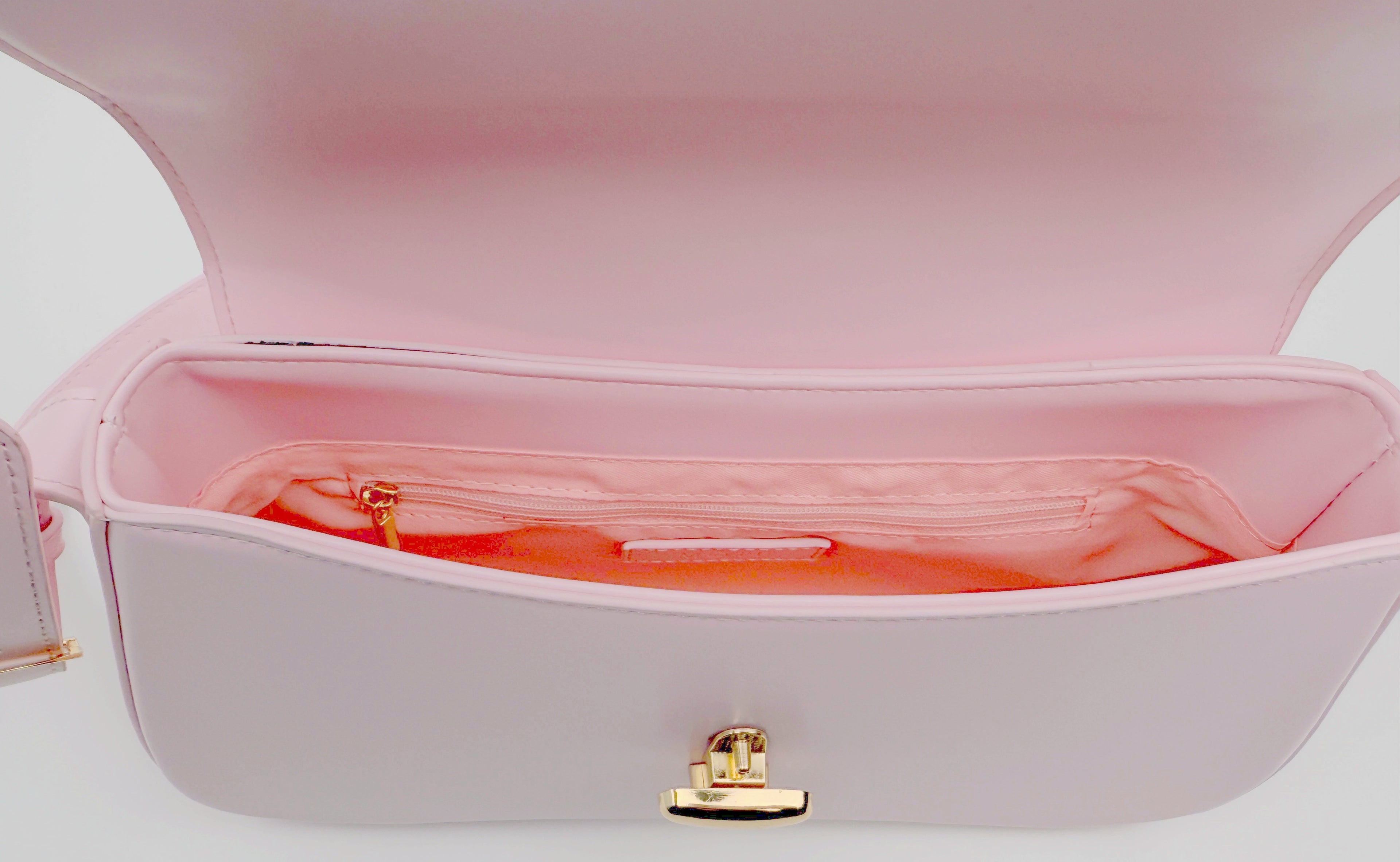 Elegante Umhängetasche - Kunstleder - mit goldenen Verschlüssen