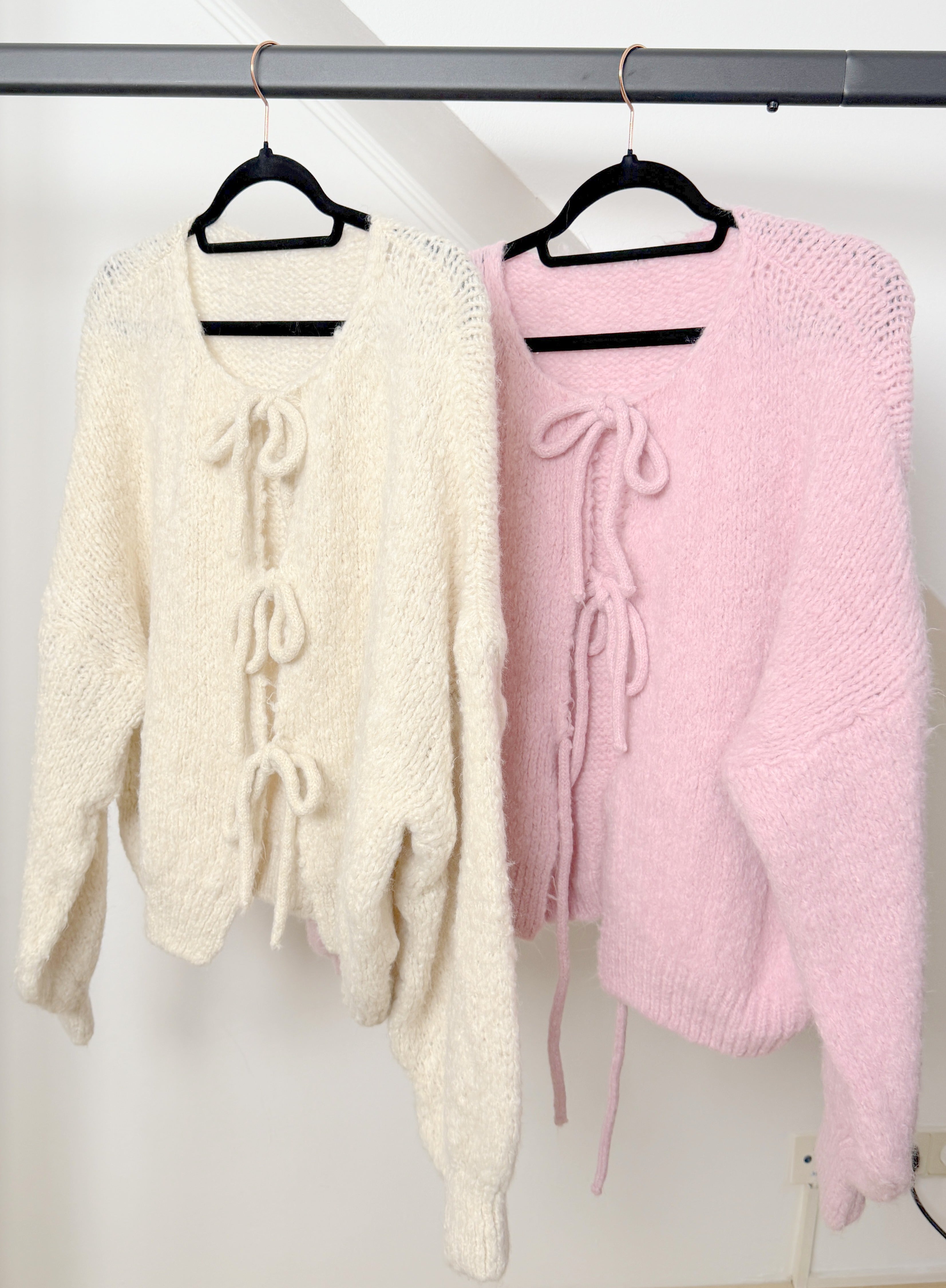Cosy Strickjacke - Cardigan Schleifchen